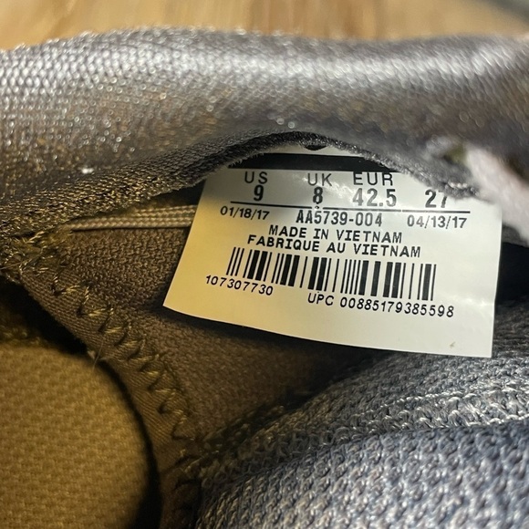 Nike Air Max Fury Running Shoes - Picture 8 of 10